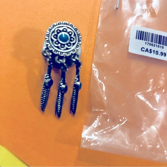 Flower & Some Dangle - Picture 5 of 7